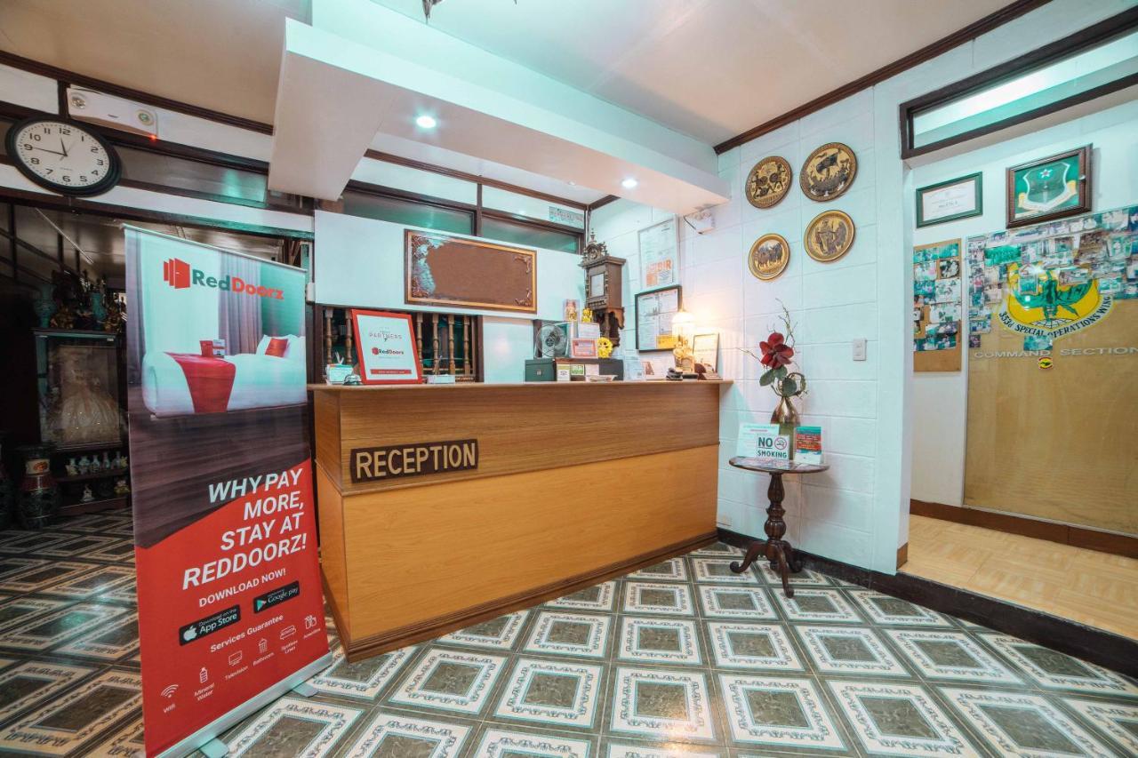 Reddoorz At La Casa Guesthouse Former Reddoorz At Tamarind Street Angeles City Esterno foto